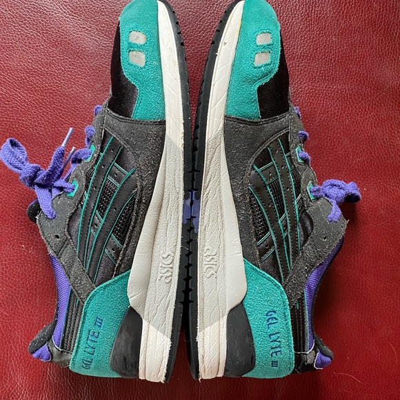 ASICS - Picture 3 of 4